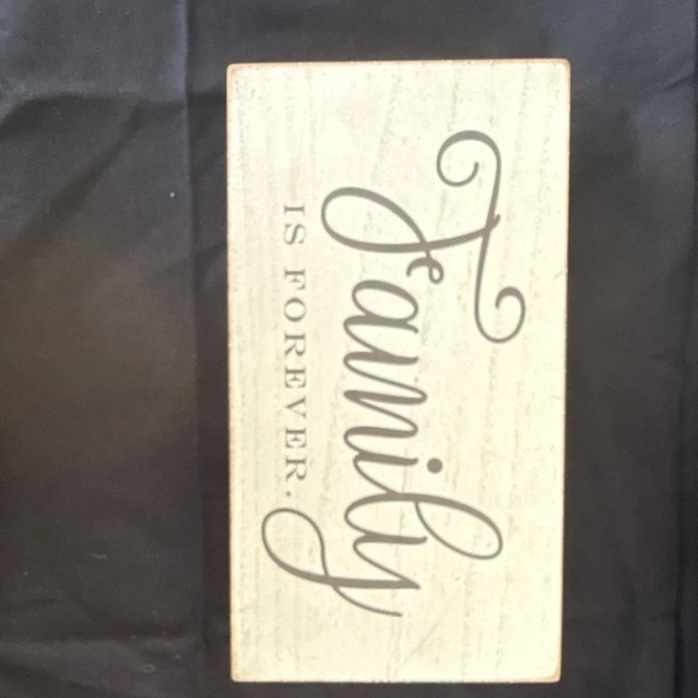 Stratton Home Decor Family Inspirational MDF Wall Mounted Decorative Plaque‎